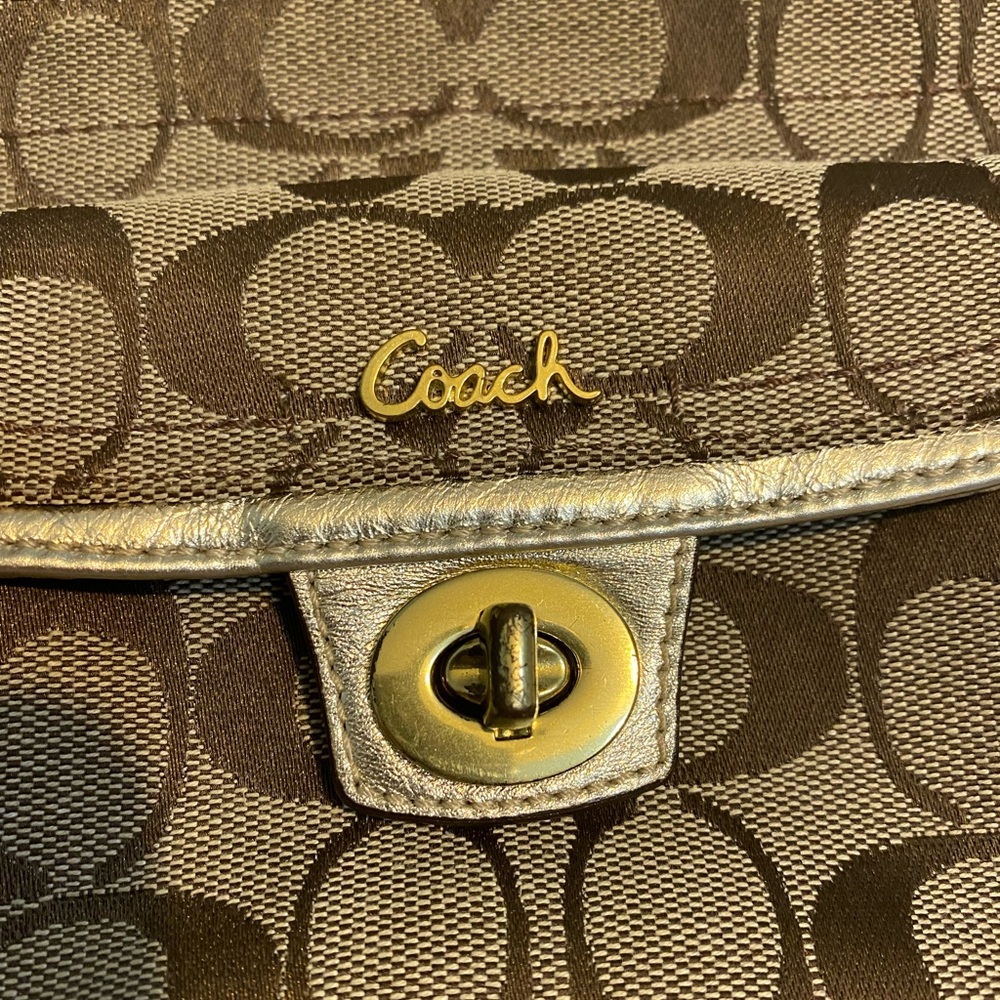 *Coach Crossbody Purse - Picture 2 of 6